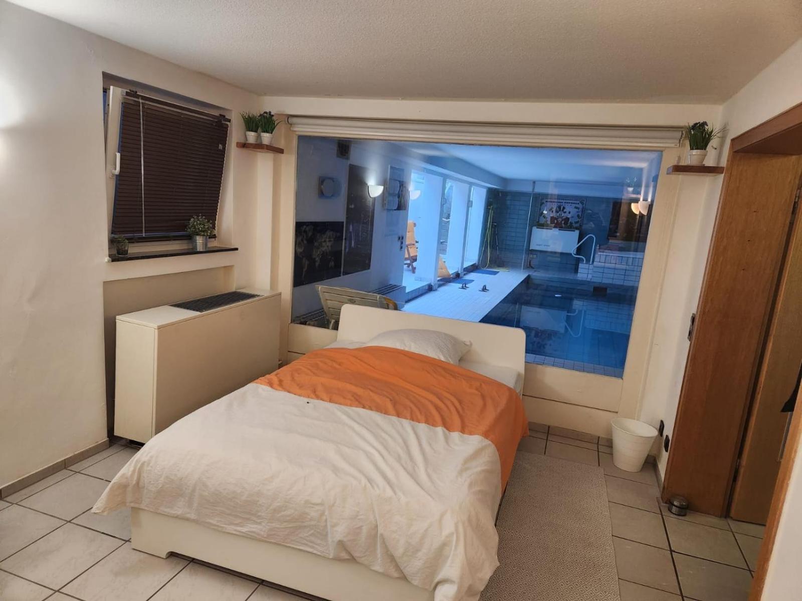Villa Casa Blanca Mit Privatem Schwimmbad 26 Grad Und Sauna Duisburg Exterior foto
